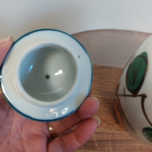 Vintage* Oriental Hand-painted Porcelain Ginger Jar - Picture 9 of 10